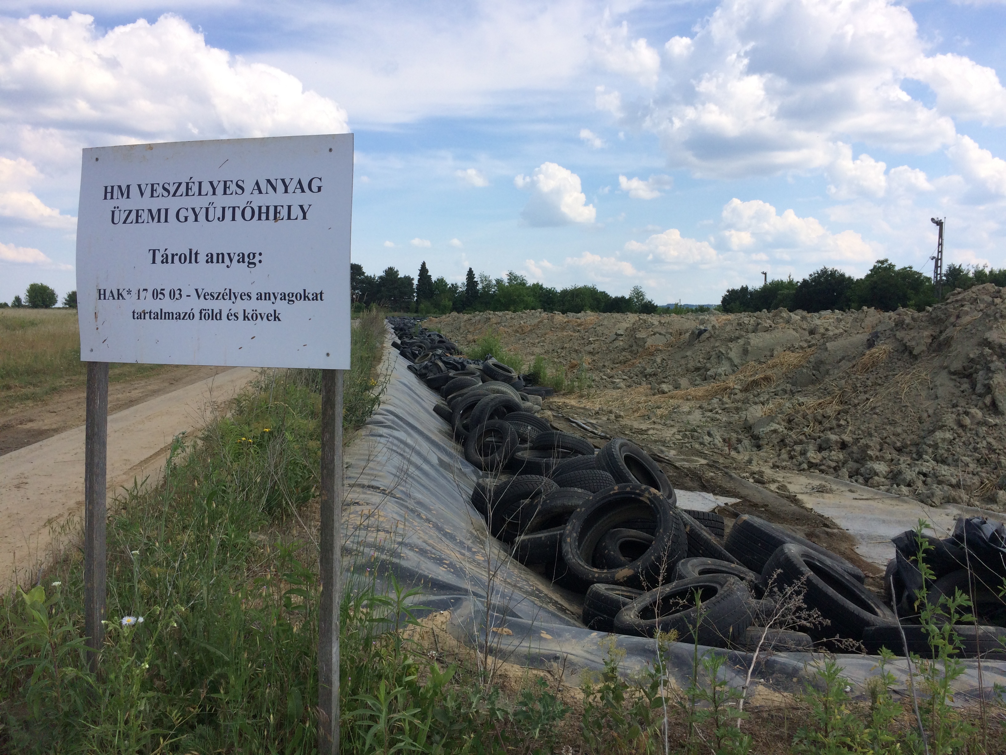 Veszélyeshulladék-lerakó a taszári repülőtér területén